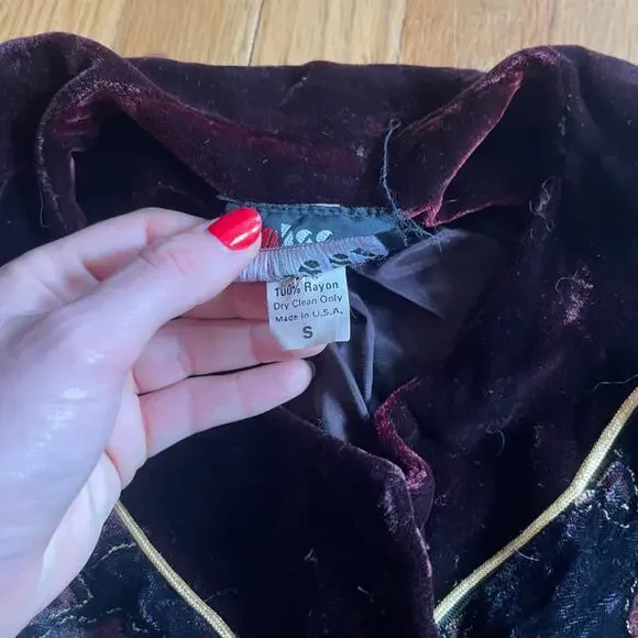 90s Vintage Velvet Leaf Patterned Blazer w Gold Piping - Picture 7 of 9